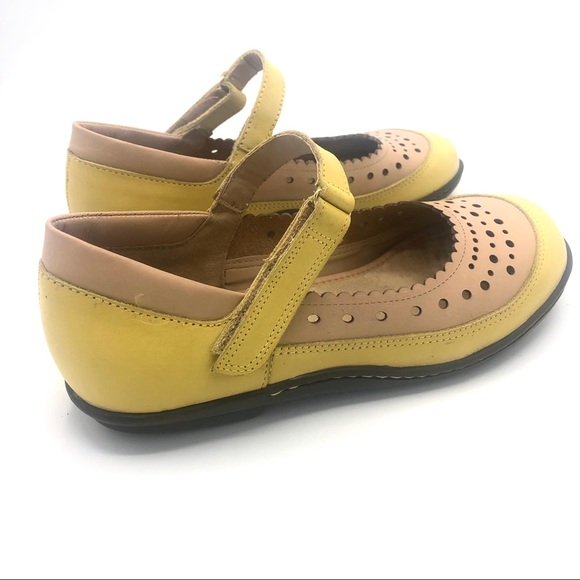 Comfy Flat in Yellow and Nude in yellow - Picture 4 of 6